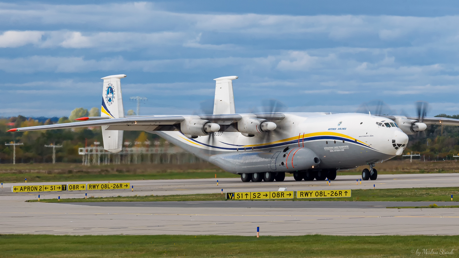 Antonov AN-22A