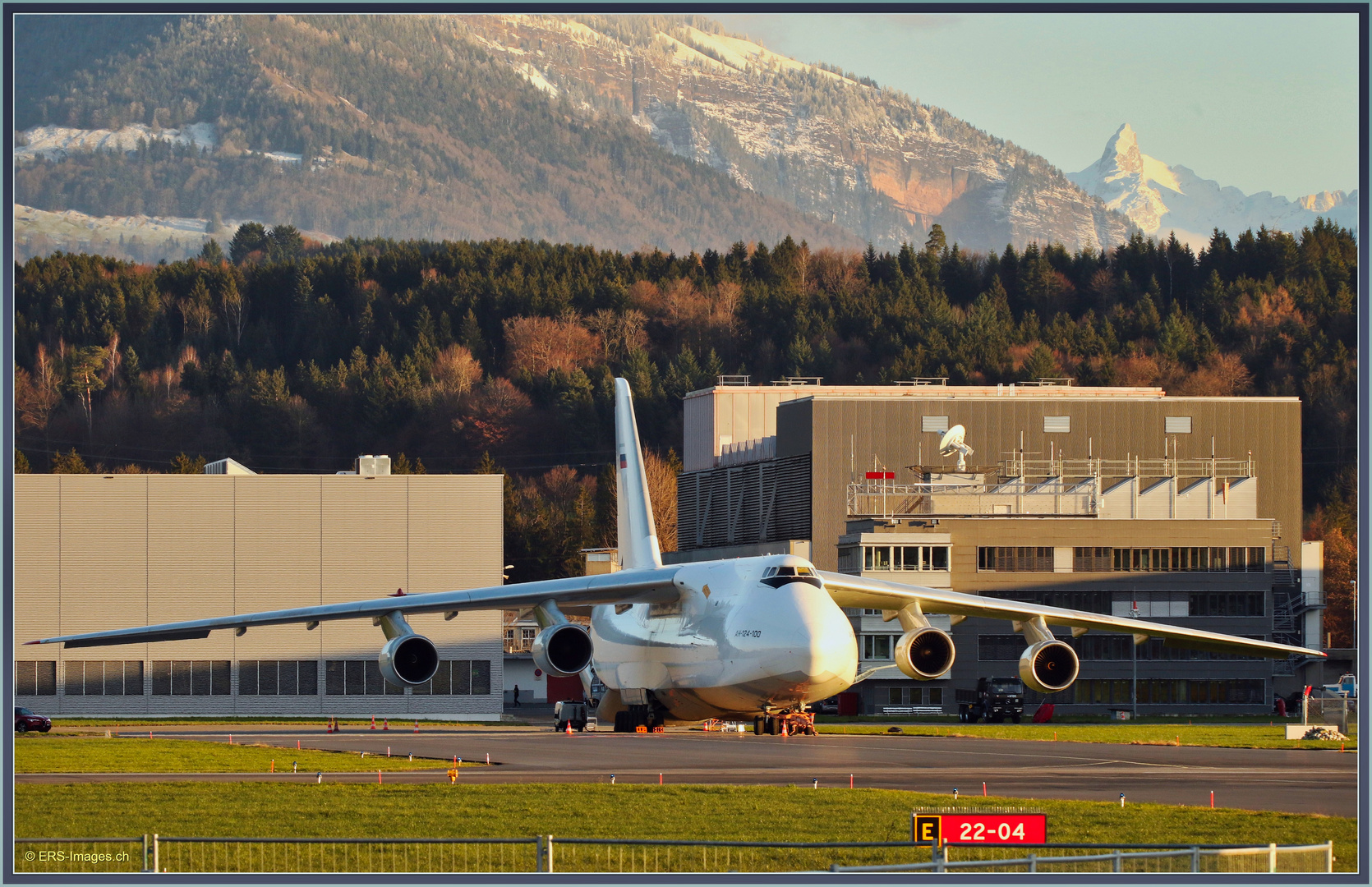 Antonov aus Leipzig in Emmen  2019-12-10 026 L ©