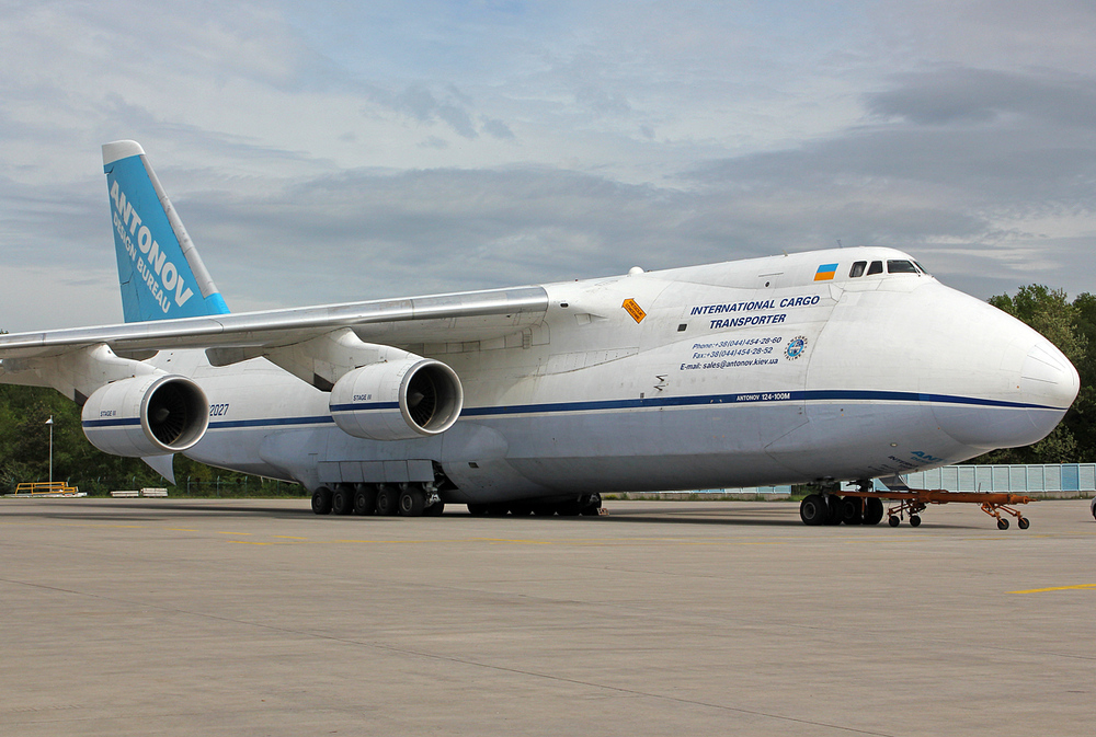 Antonov Design Bureau An124-100 UR-82027