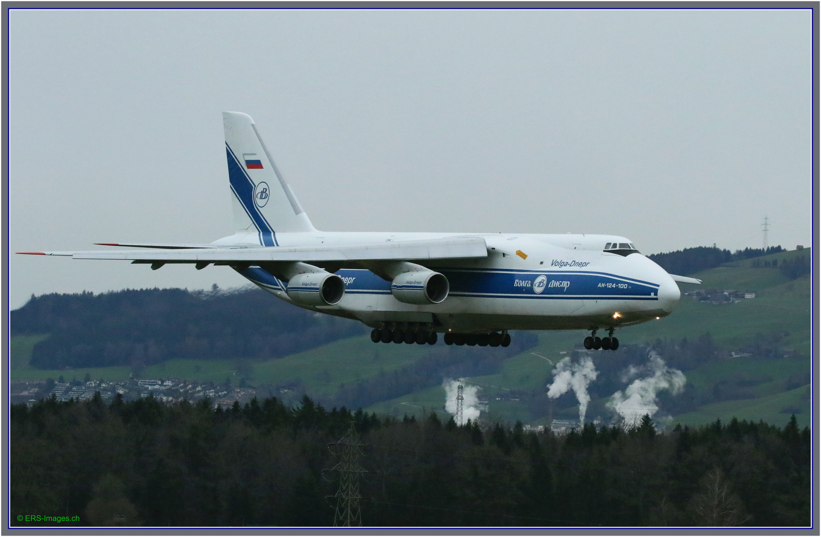 Antonov H 124-100 Landing at Emmen 10.03.2020 ©