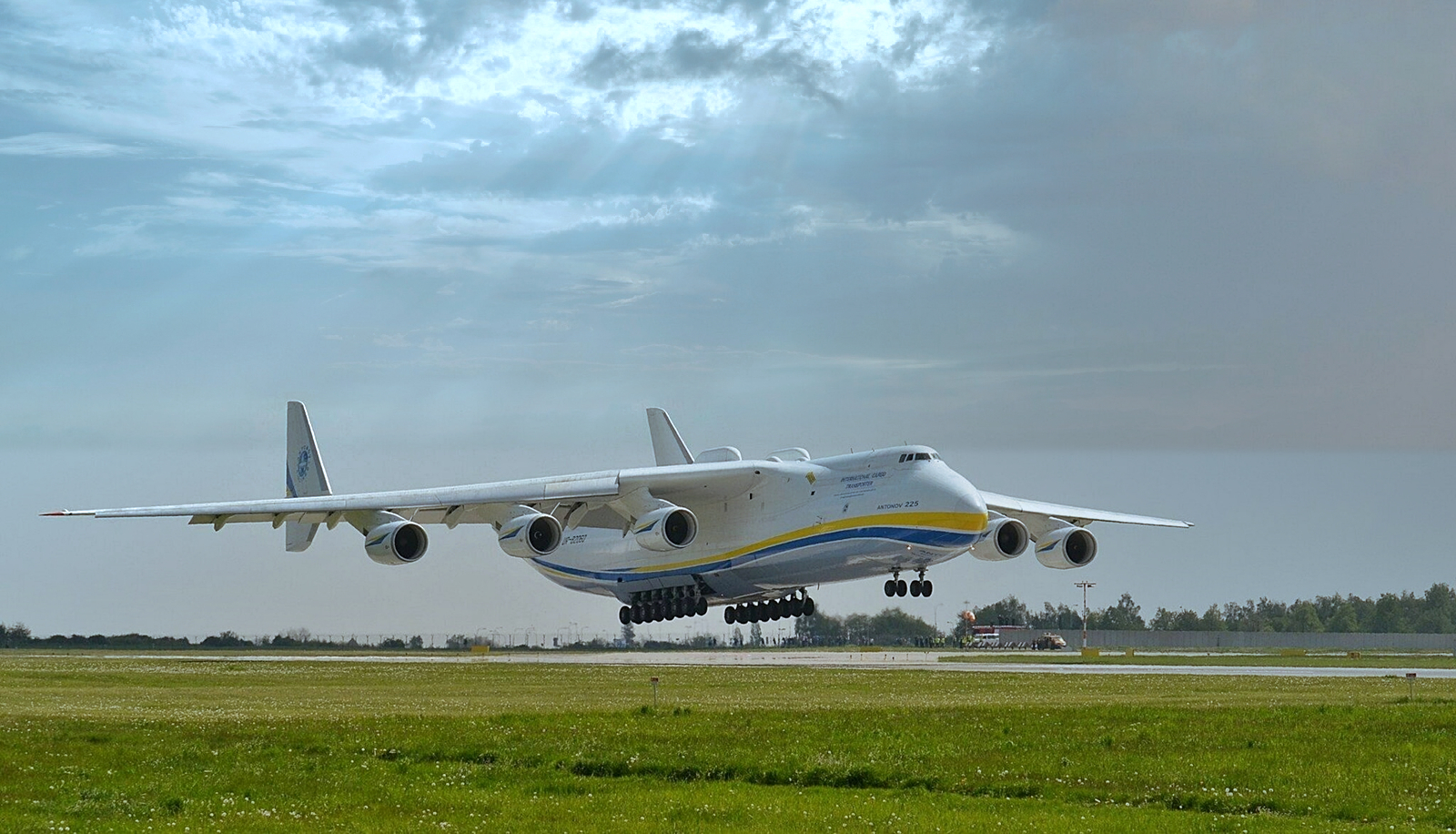 Antonow An - 225