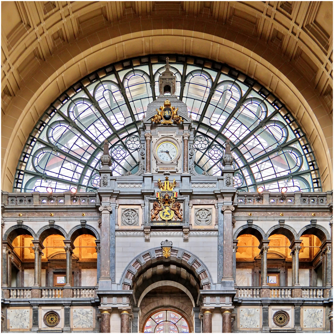 Antwerpen 2022-08-01 Bahnhof Geometrie