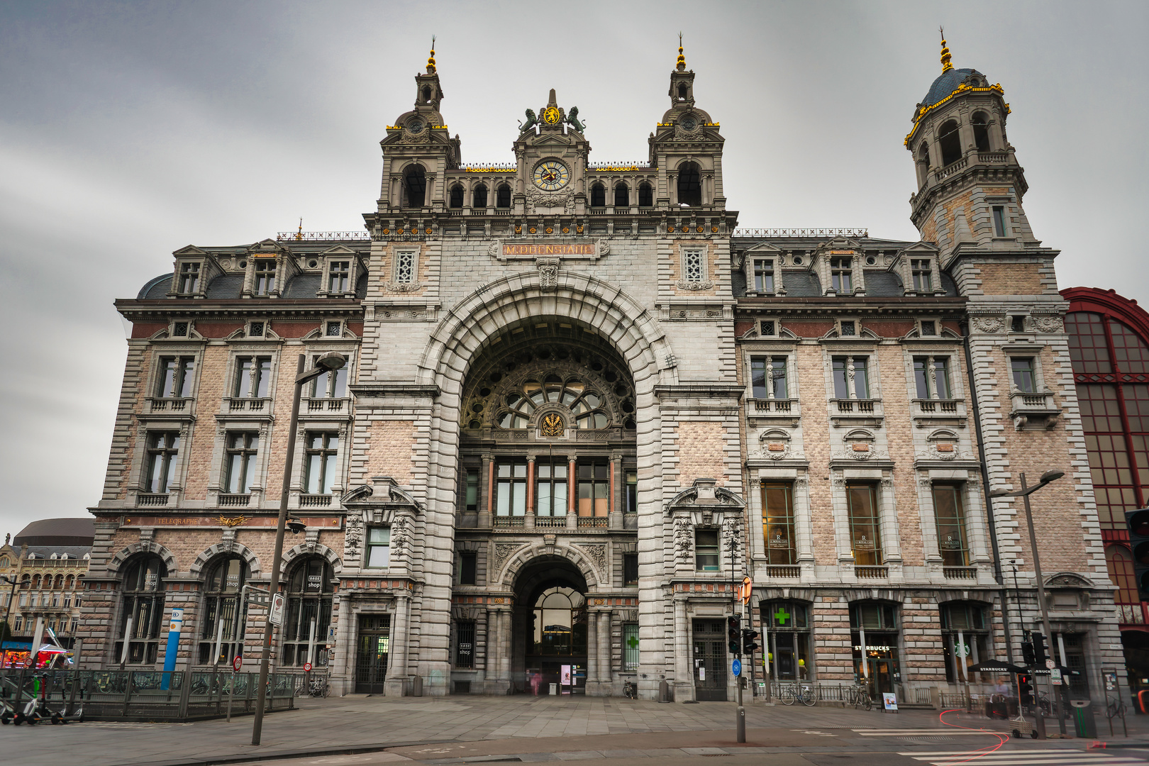 Antwerpen MIDDENSTATIE