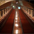 Antwerpen St-Anna-Tunnel Holzrolltreppe