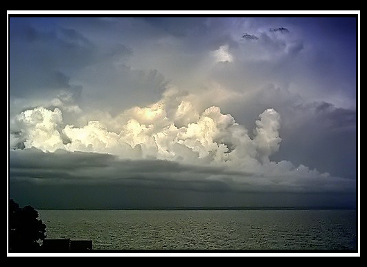 Anuncio de tormenta