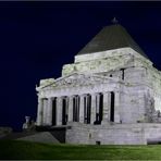 ANZAC-Denkmal bei Nacht
