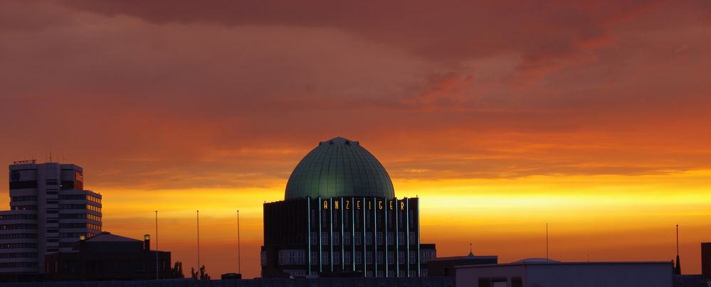 Anzeiger-Hochhaus Hannover by Maximilian Rosenfeld