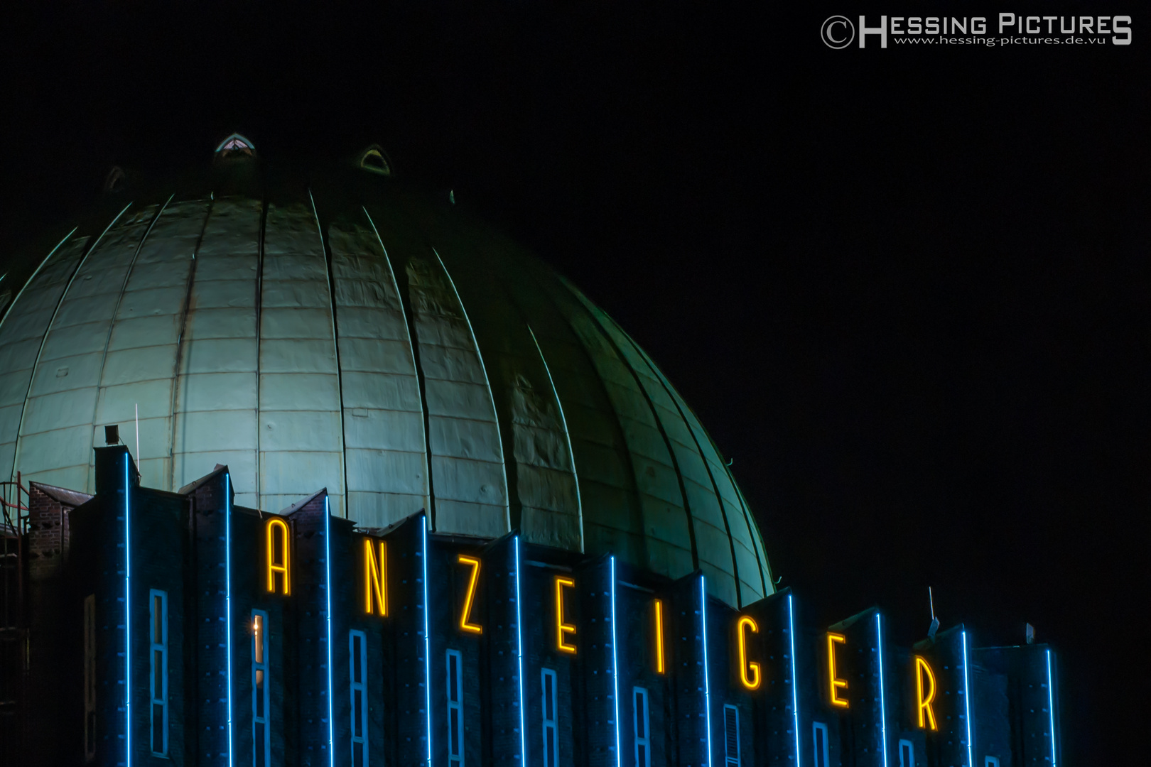 Anzeigerhochhaus Hannover bei Nacht