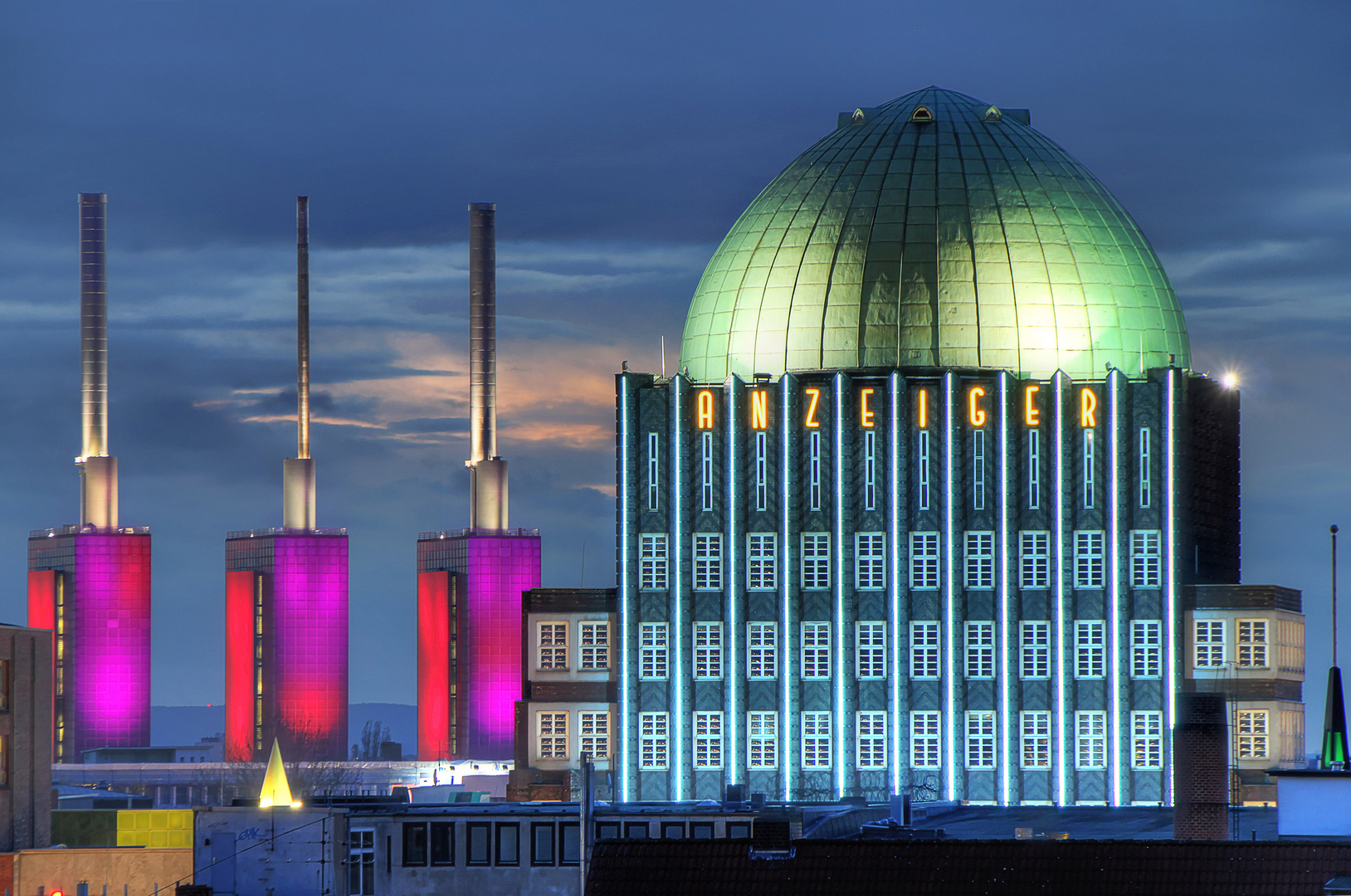 Anzeigerhochhaus und Kraftwerk