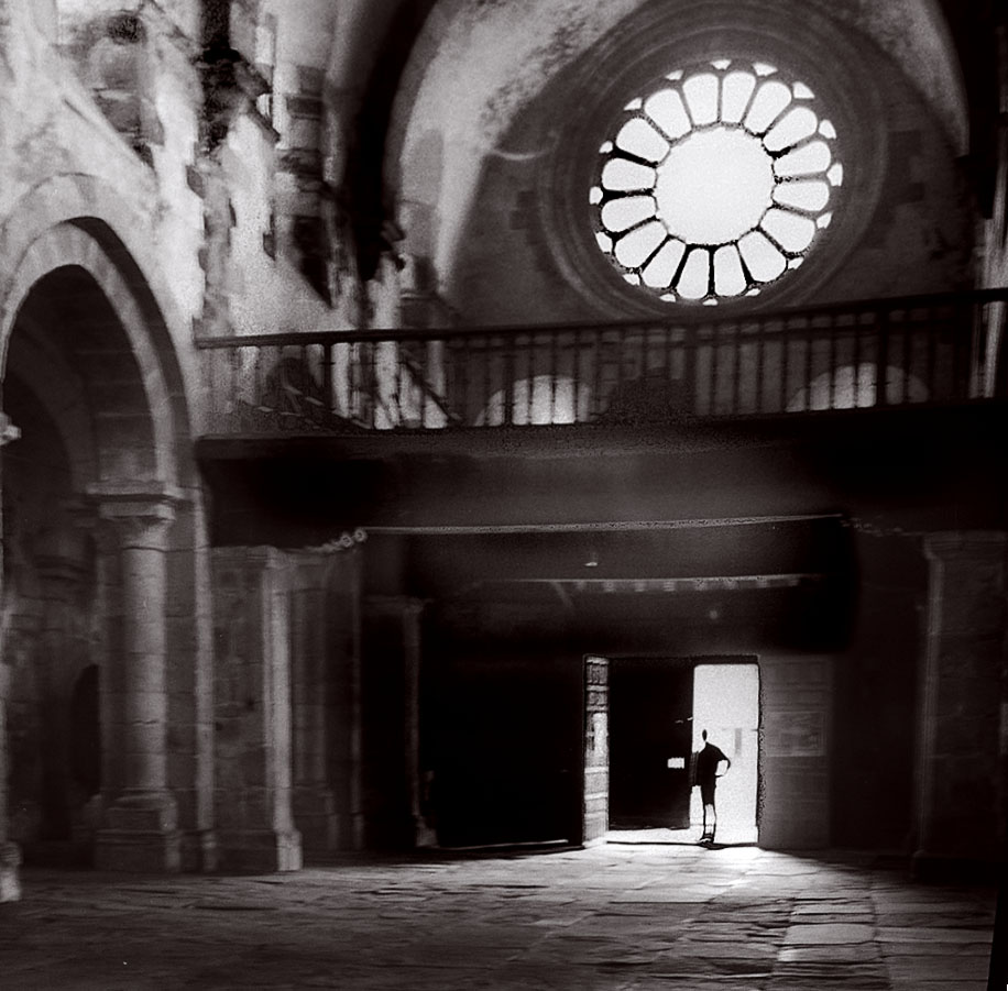 Año 1,964, Interior de la iglesia románica de Castroverde.