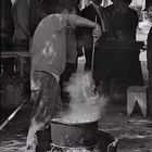 Año 1.970- Cociendo el pulpo.Ferias y fiestas de San Froilan.Lugo