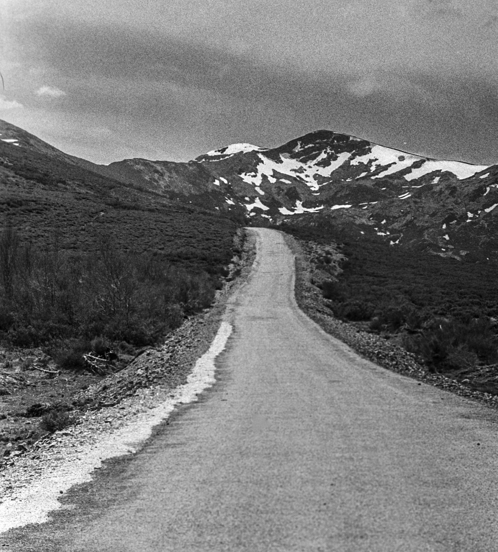 Año  1.970 - LOS ANCACARES DE LEÓN (Película TRI-X)