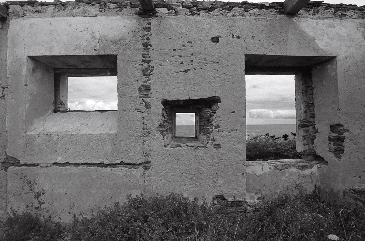 Año 1.995-RUINAS EN LA ISLA PANCHA (Ribadeo)