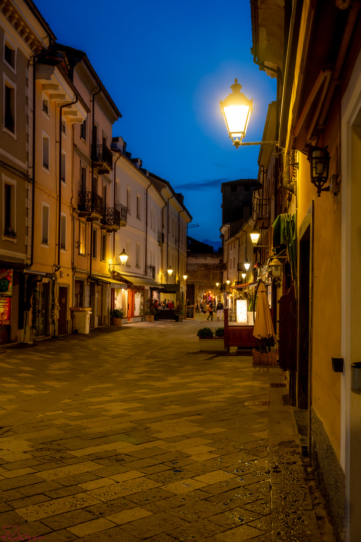 Aosta zur blauen Stunde