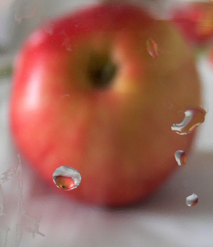 Apfel im Tropfen