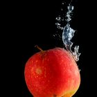 Apfel im Wasser 2