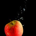 Apfel im Wasser 3