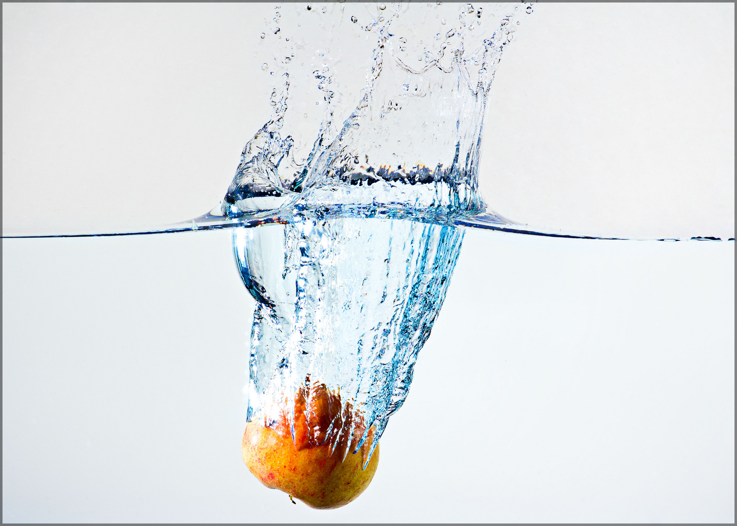 Apfel trifft Wasser