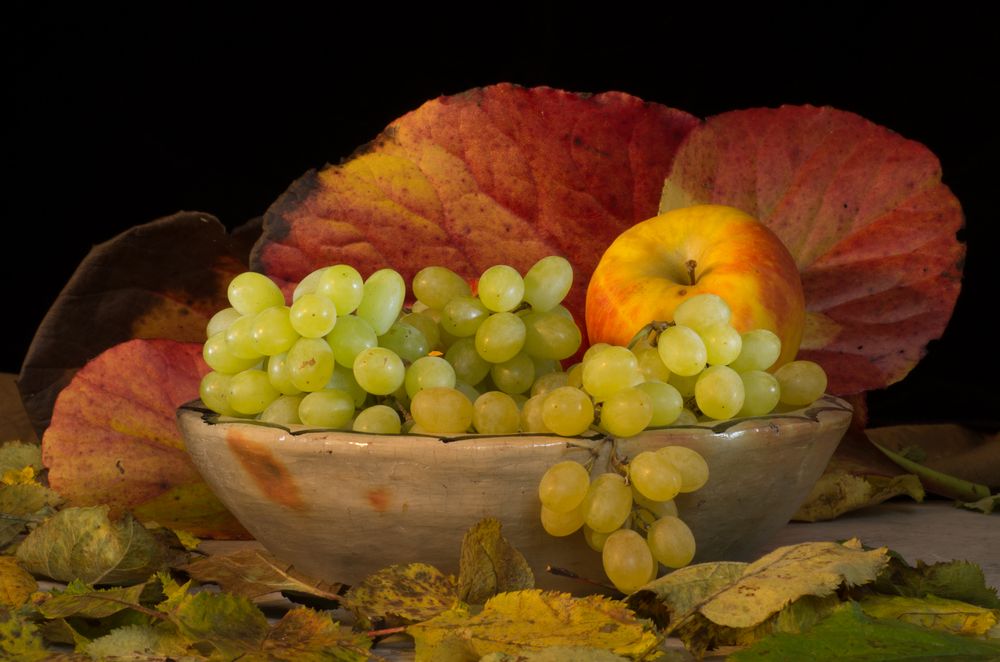 Apfel und Trauben Foto &amp; Bild | stillleben, tabletop, herbst Bilder auf ...