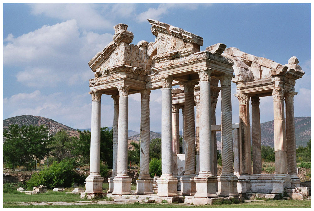 Aphrodisias I - Tetrapylon