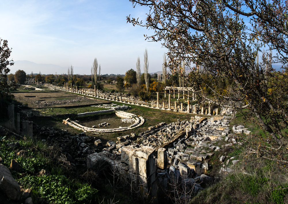 Aphrodisias Theater und Stoa