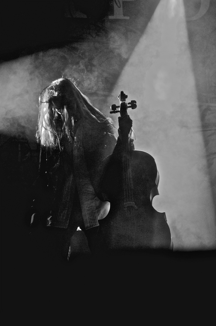 Apocalyptica - black and white II