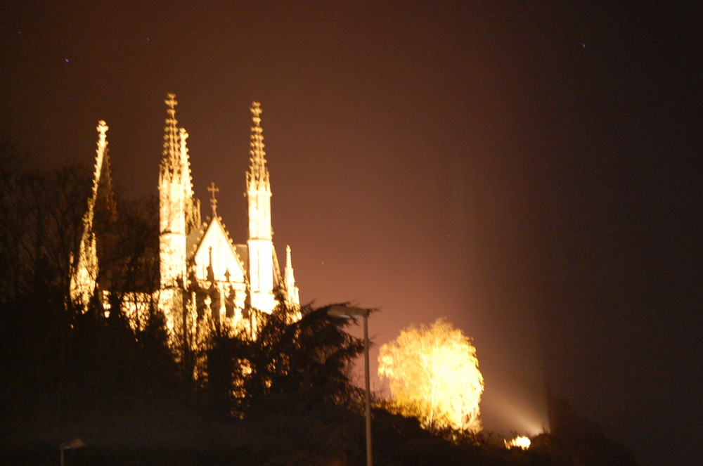 Apolinaris-Kirche bei Nacht