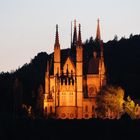 Apollinaris Kirche ( Remagen ) in der Dämmerung !