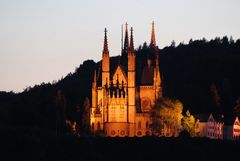 Apollinaris Kirche ( Remagen ) in der Dämmerung !