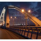 Apollo-Brücke in Bratislava bei Nacht