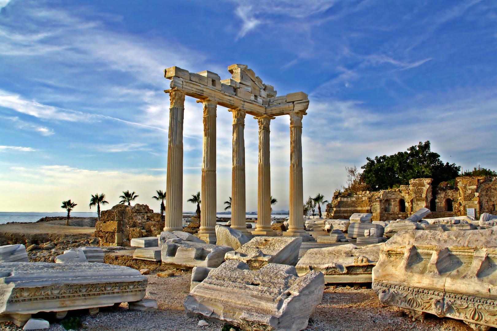 Apollon-Tempel ..