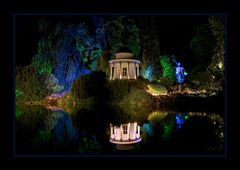 Apollotemple by night