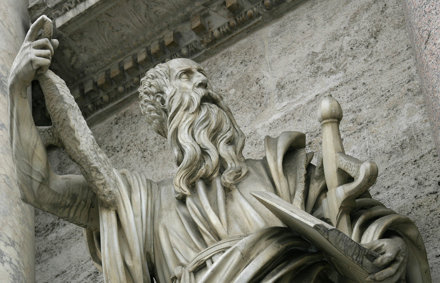 Apostelstatue in der San Giovanni in Laterano (Rom)