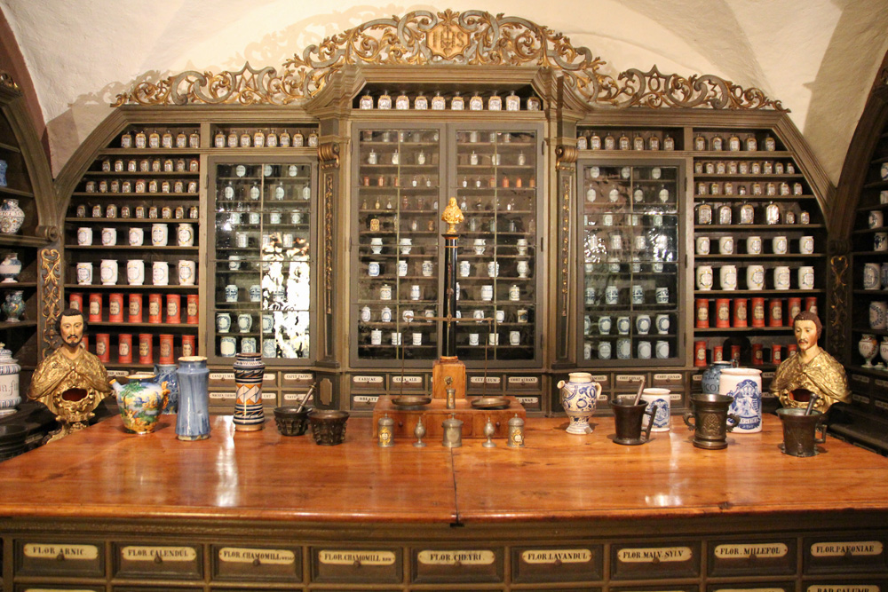 Apothekerschrank