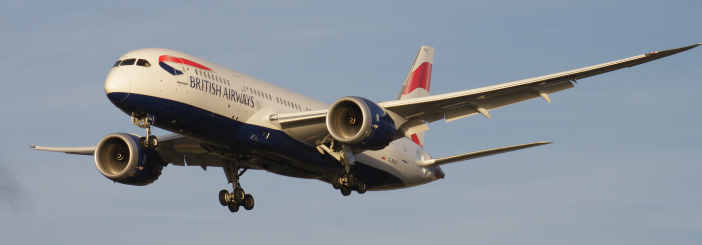 Approach on RWY 27R at LHR B787-8 BA