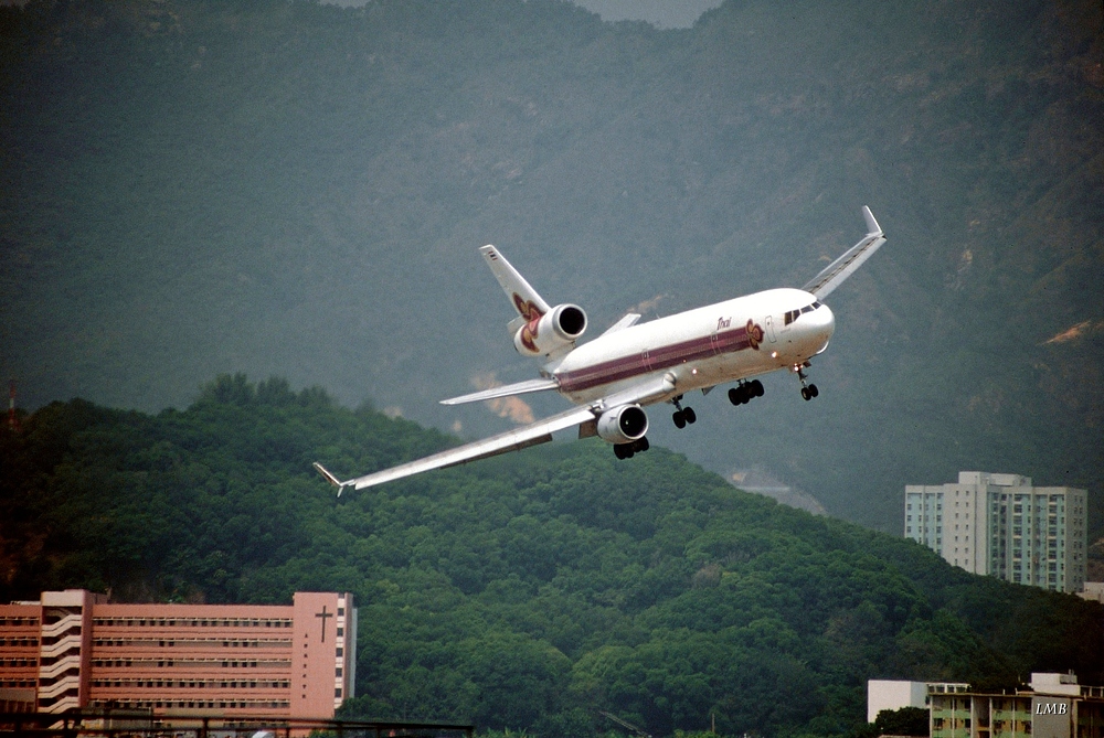 Approach to the legendary Runway 13