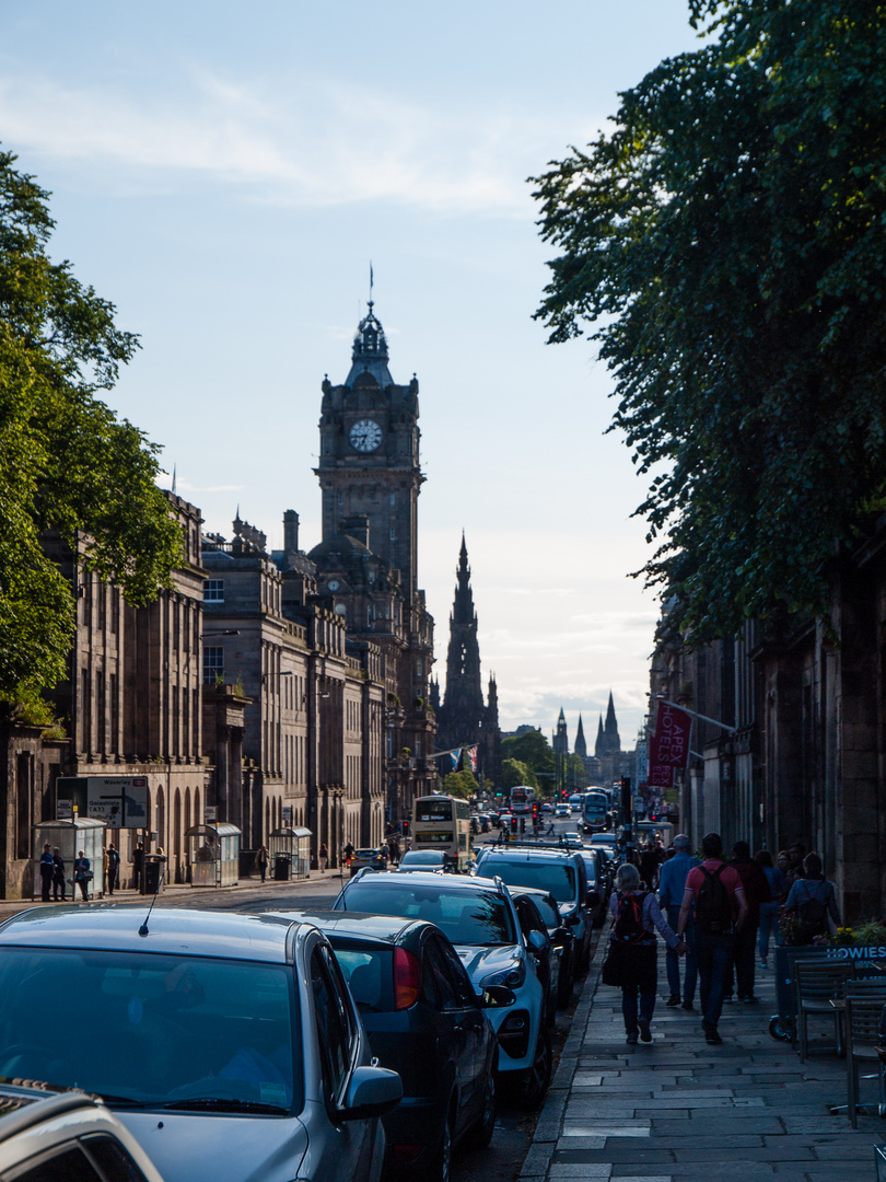 Approaching Edinburgh