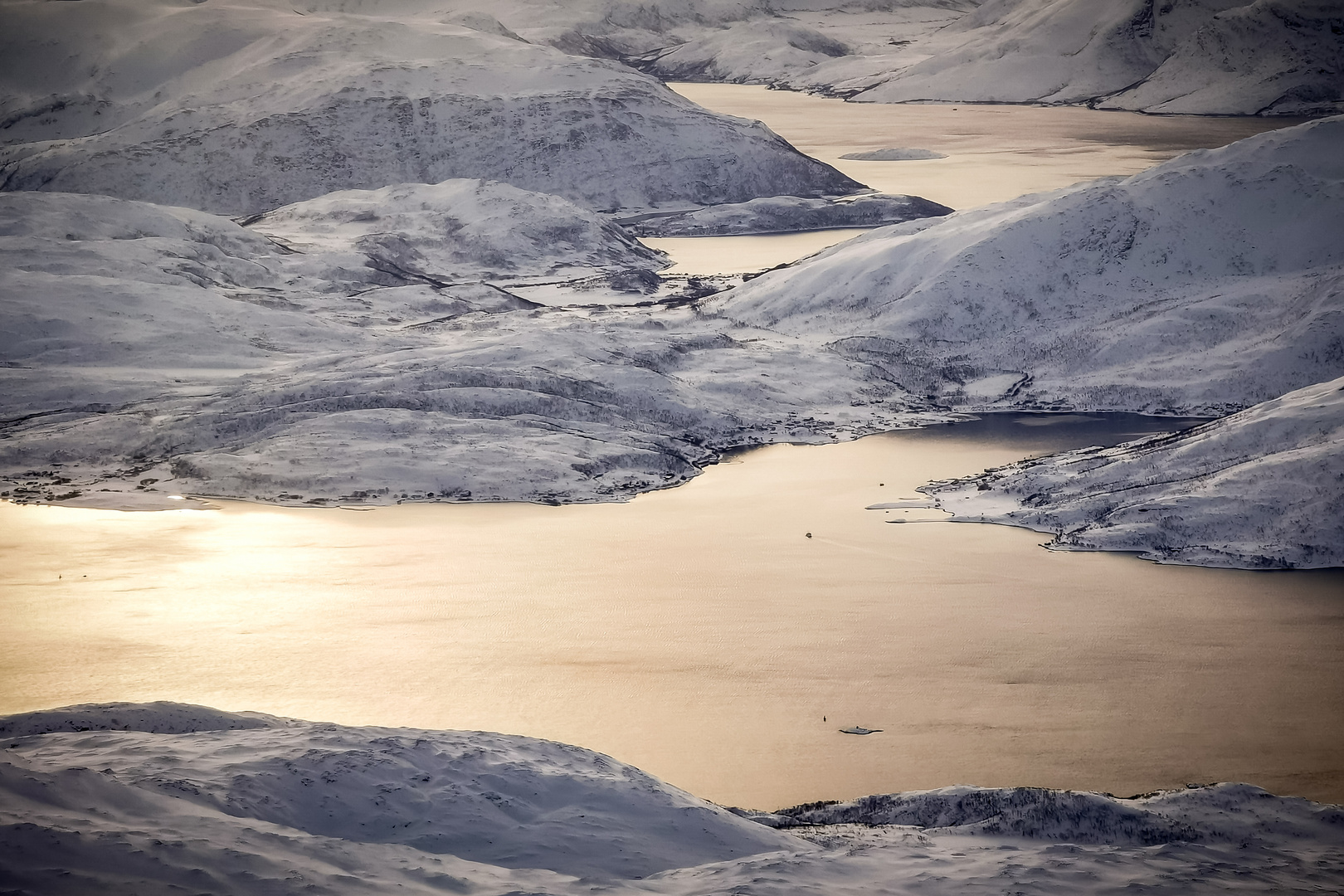 approaching the arctic capital