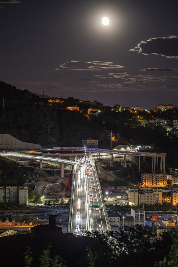 Apre al traffico il nuovo ponte di Genova