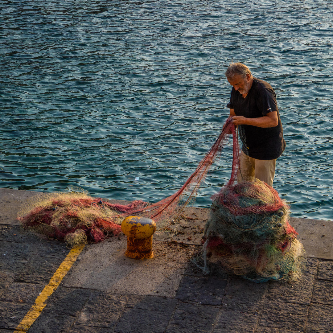 Après la pêche, sur le port de Sorrente.