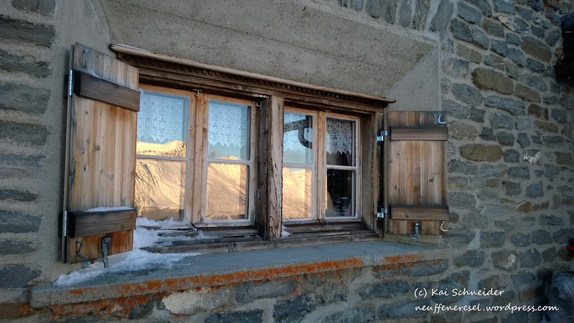 Apres-Ski-Hütte mit Einblick...