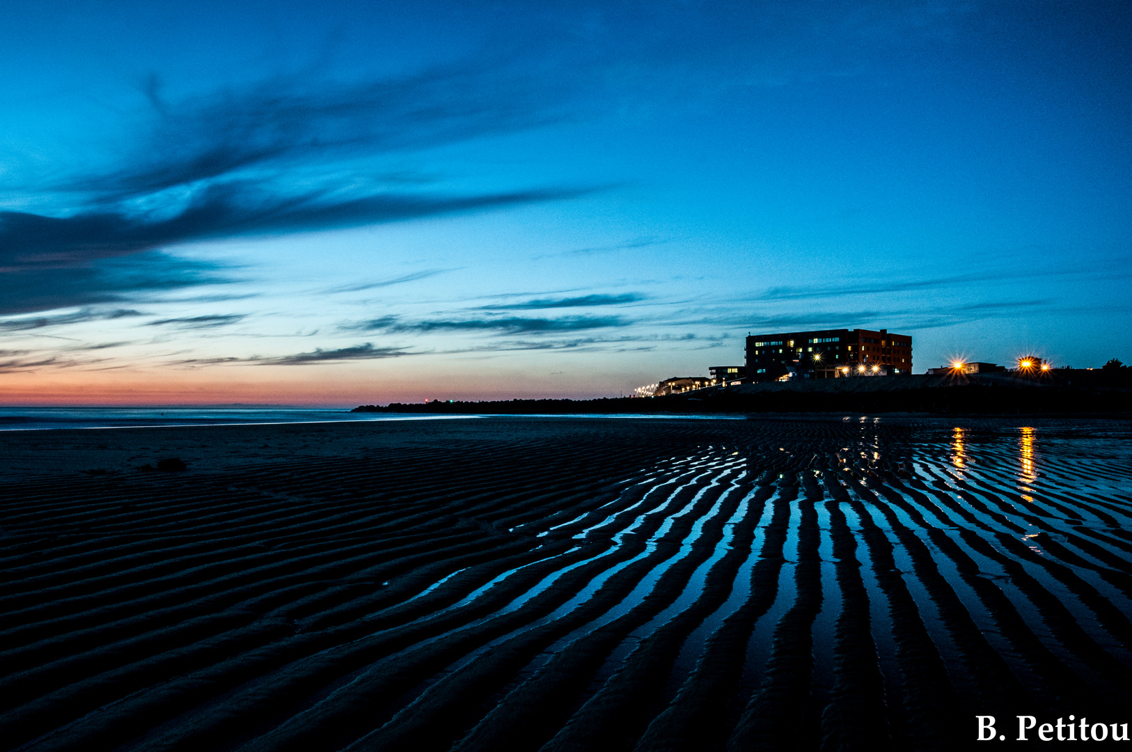 Après un coucher de soleil sur le CERS de capbreton