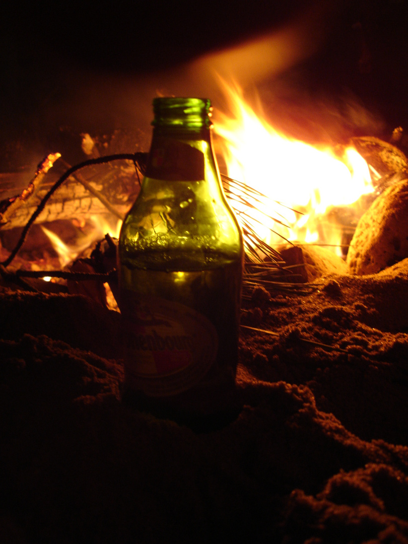 Après une bonne journée de surf avec les amis..