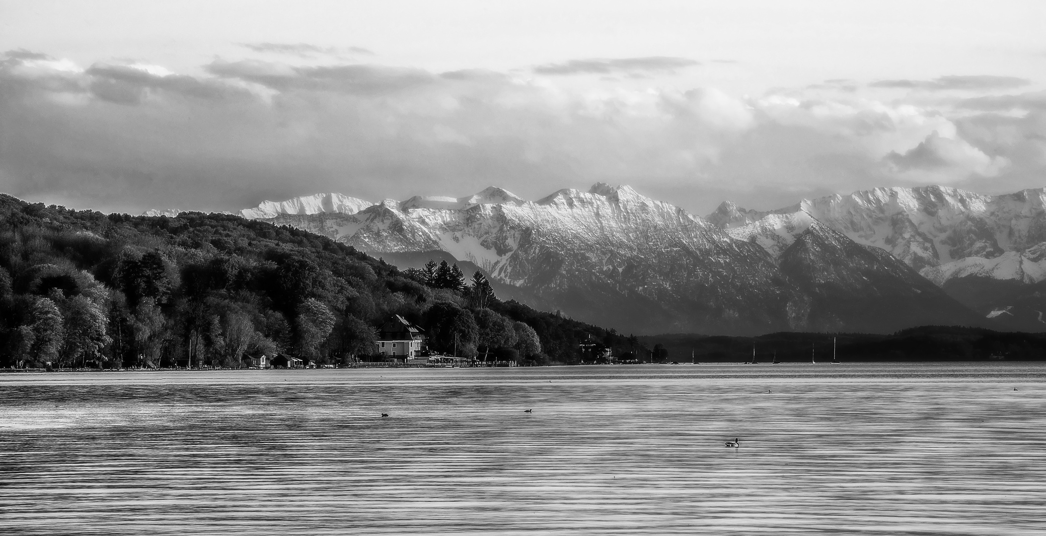 Aprilabend am See