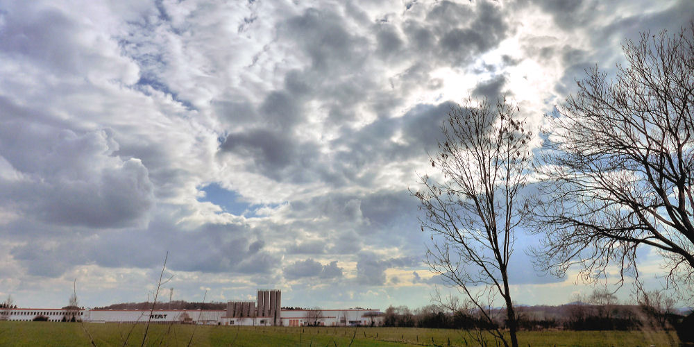 Aprilhimmel über dem Westerwald 2