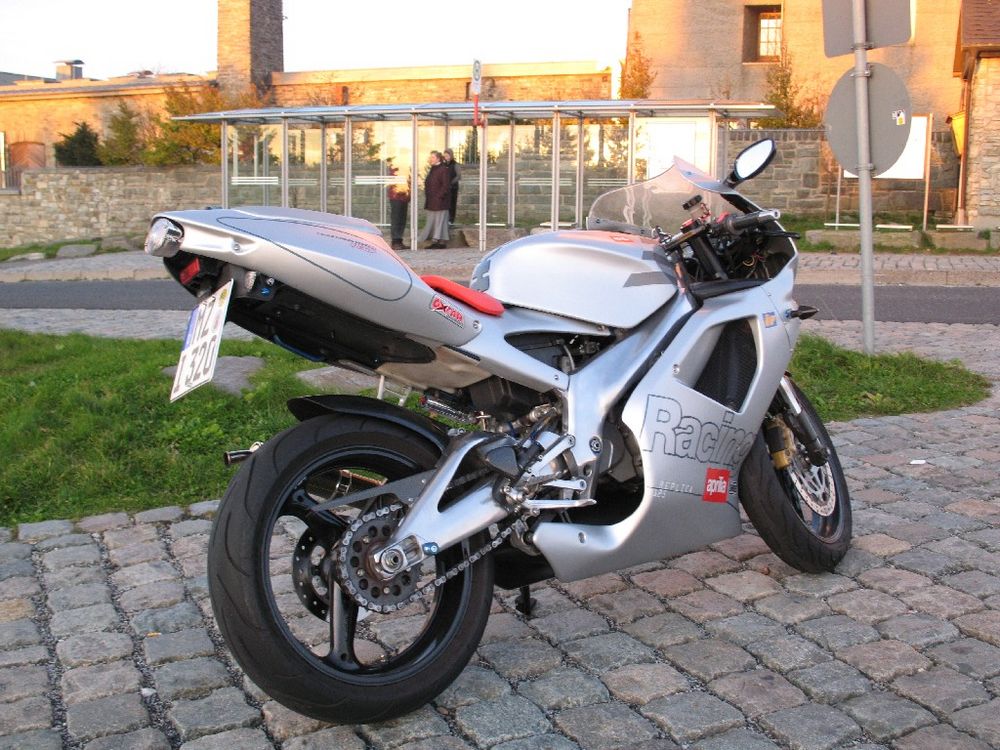 Aprilia  RS  125  Foto Bild motive zweir der verkehr 