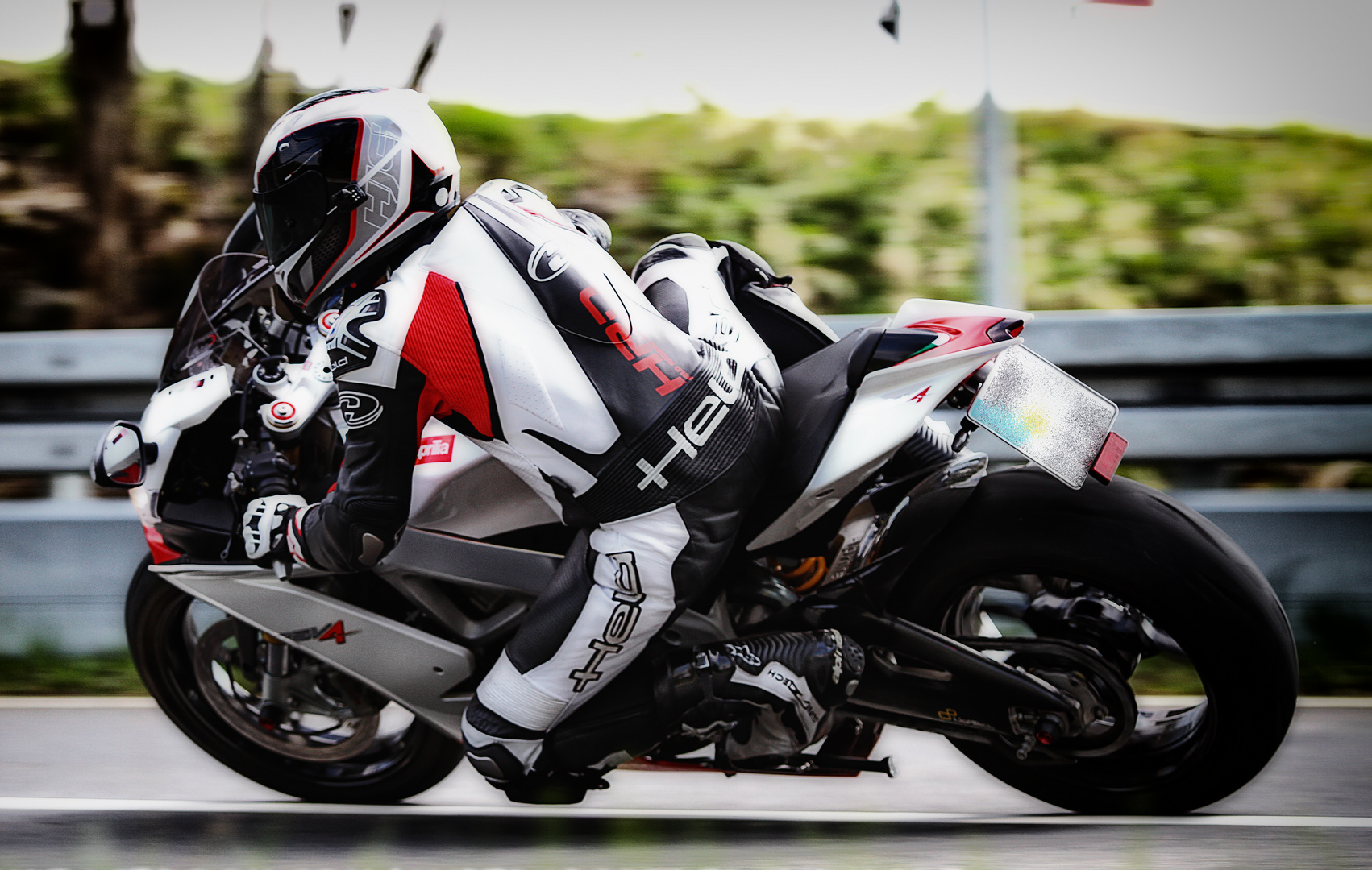 Aprillia RSV4