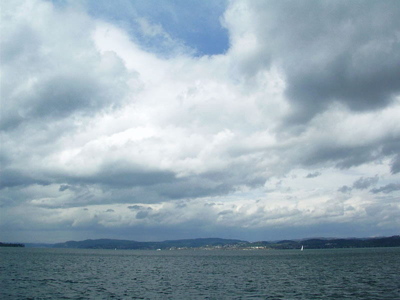 Aprilwetter über dem Bodensee