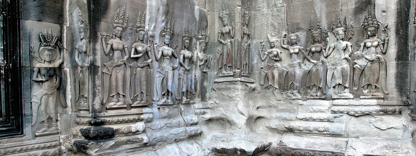 Apsara in Stein