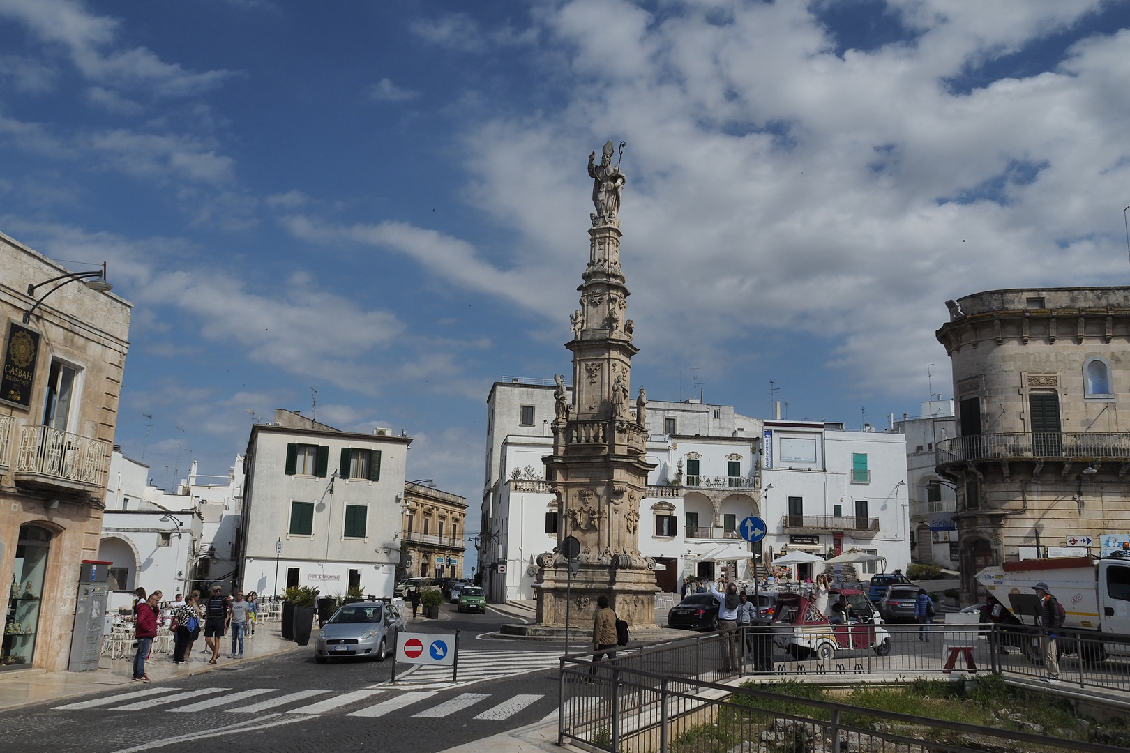 Apulien OSTUNI Hauptplatz